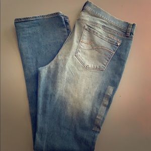 Women’s DKNY NWOT Jeans Size 12